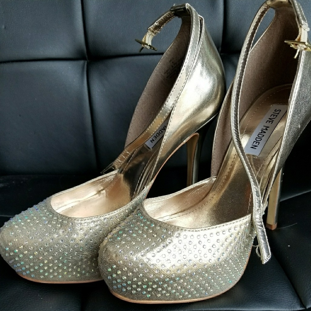 Gold Steve Madden heels